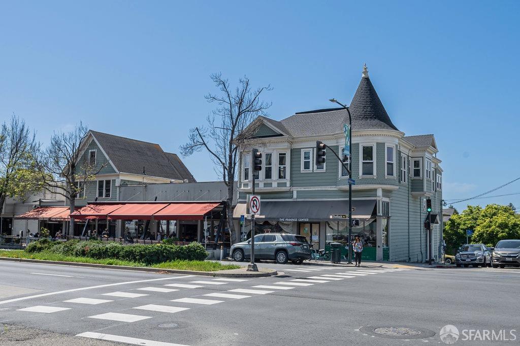 Berkeley, California 94709, United States, 2 Bedrooms Bedrooms, ,2 BathroomsBathrooms,Residential,Active,110834