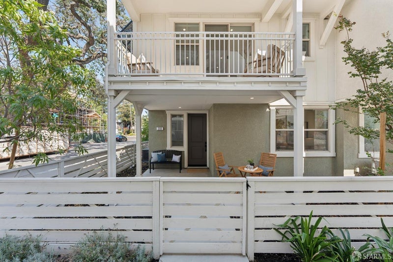 233 Oak Circle