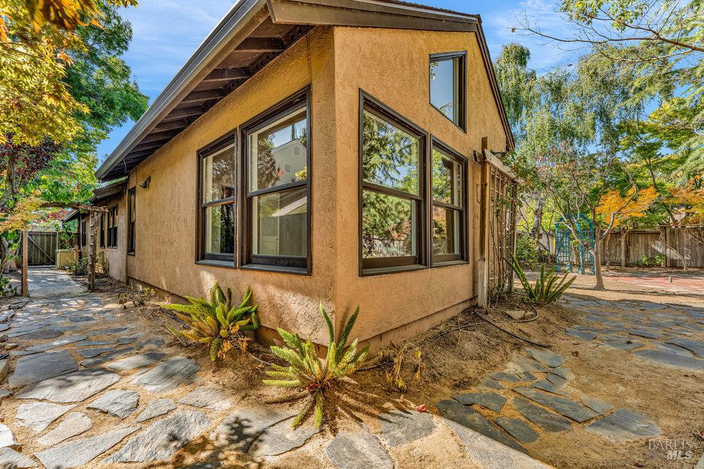 Benicia, California 94510, United States, 2 Bedrooms Bedrooms, ,2 BathroomsBathrooms,Residential,Pending,191483