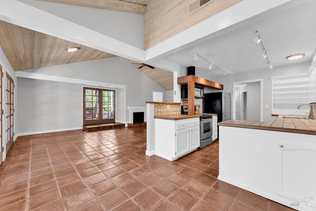 Benicia, California 94510, United States, 2 Bedrooms Bedrooms, ,2 BathroomsBathrooms,Residential,Pending,191483