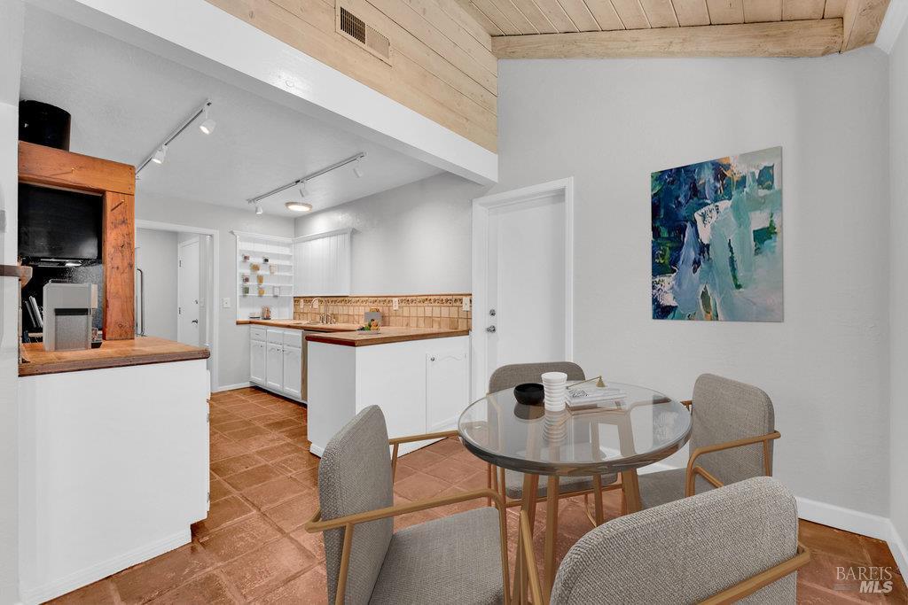 Benicia, California 94510, United States, 2 Bedrooms Bedrooms, ,2 BathroomsBathrooms,Residential,Pending,191483