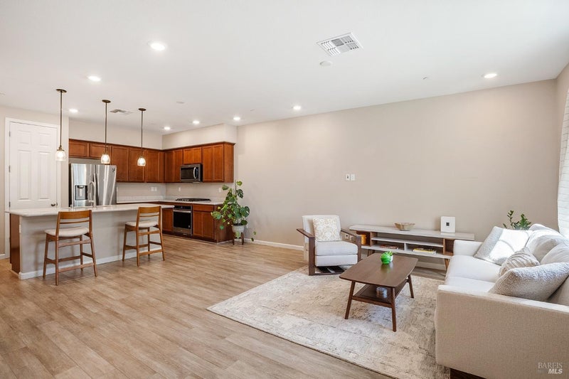 12 Lesina Way