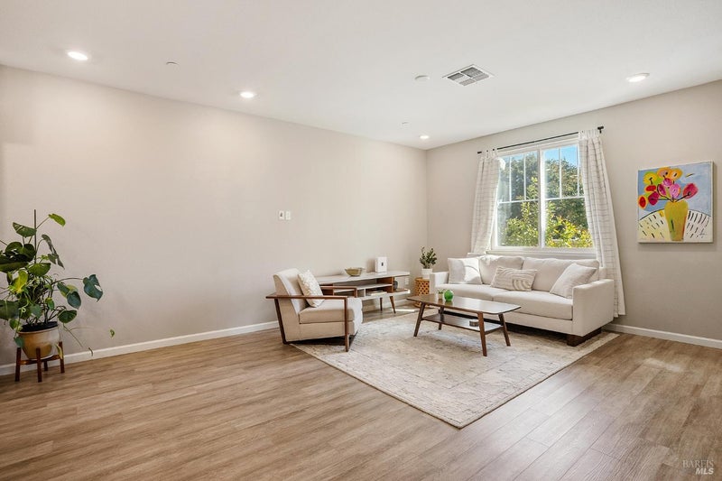 12 Lesina Way