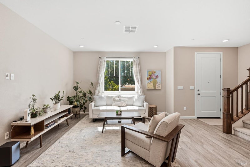 12 Lesina Way