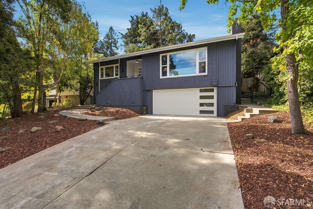 2033 Trafalgar Place