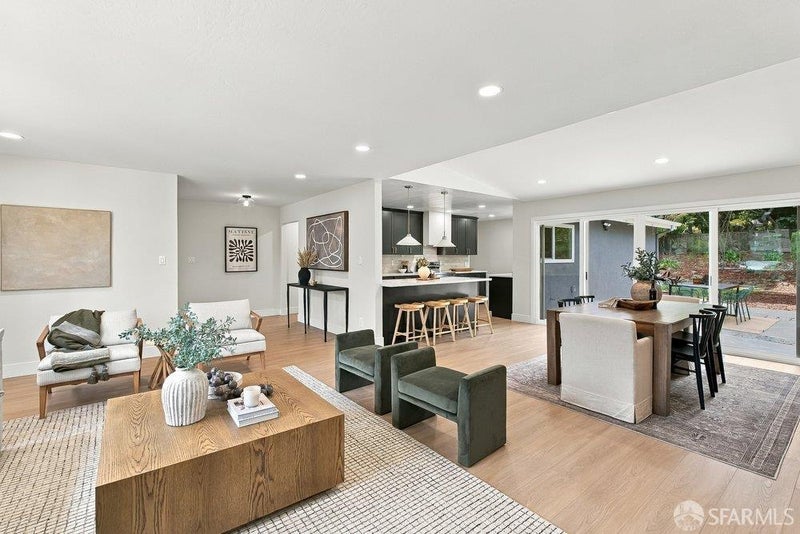 2033 Trafalgar Place