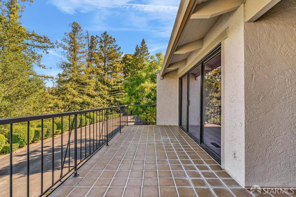 Menlo Park, California 94025, United States, 3 Bedrooms Bedrooms, ,2 BathroomsBathrooms,Residential,Active,232405