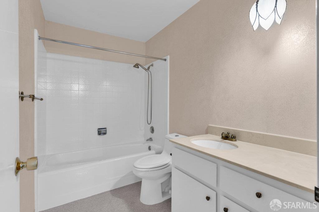 Menlo Park, California 94025, United States, 3 Bedrooms Bedrooms, ,2 BathroomsBathrooms,Residential,Active,232405