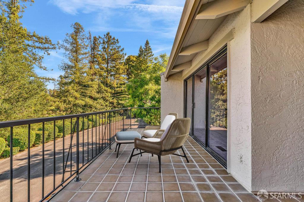 Menlo Park, California 94025, United States, 3 Bedrooms Bedrooms, ,2 BathroomsBathrooms,Residential,Active,232405