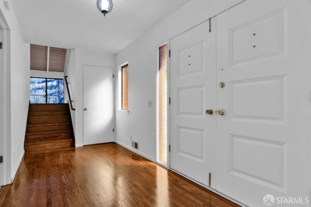 Menlo Park, California 94025, United States, 3 Bedrooms Bedrooms, ,2 BathroomsBathrooms,Residential,Active,232405