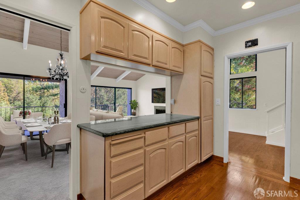 Menlo Park, California 94025, United States, 3 Bedrooms Bedrooms, ,2 BathroomsBathrooms,Residential,Active,232405