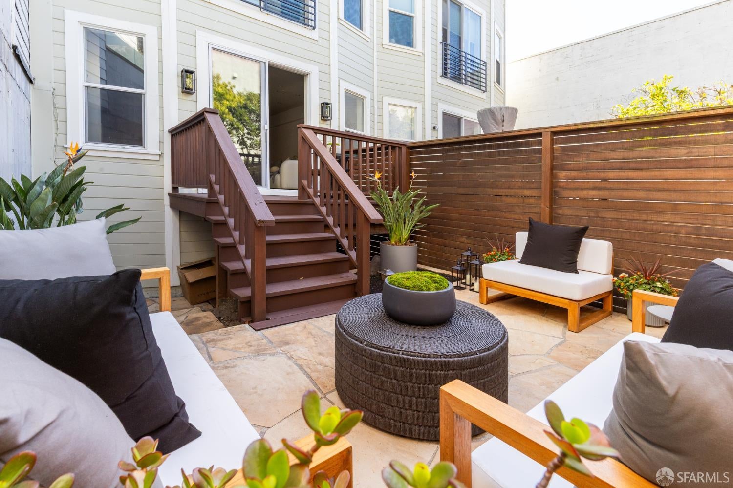 1462 Broadway