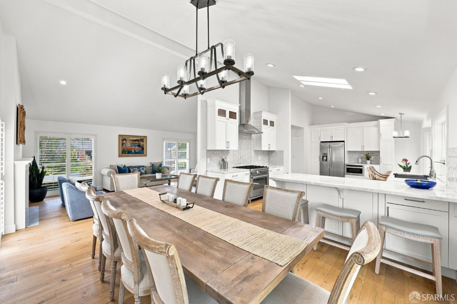 819 Columbine Court