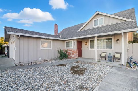 Photo of 2657 Marigold Drive, Fairfield, CA 94533 (MLS # 325092366)