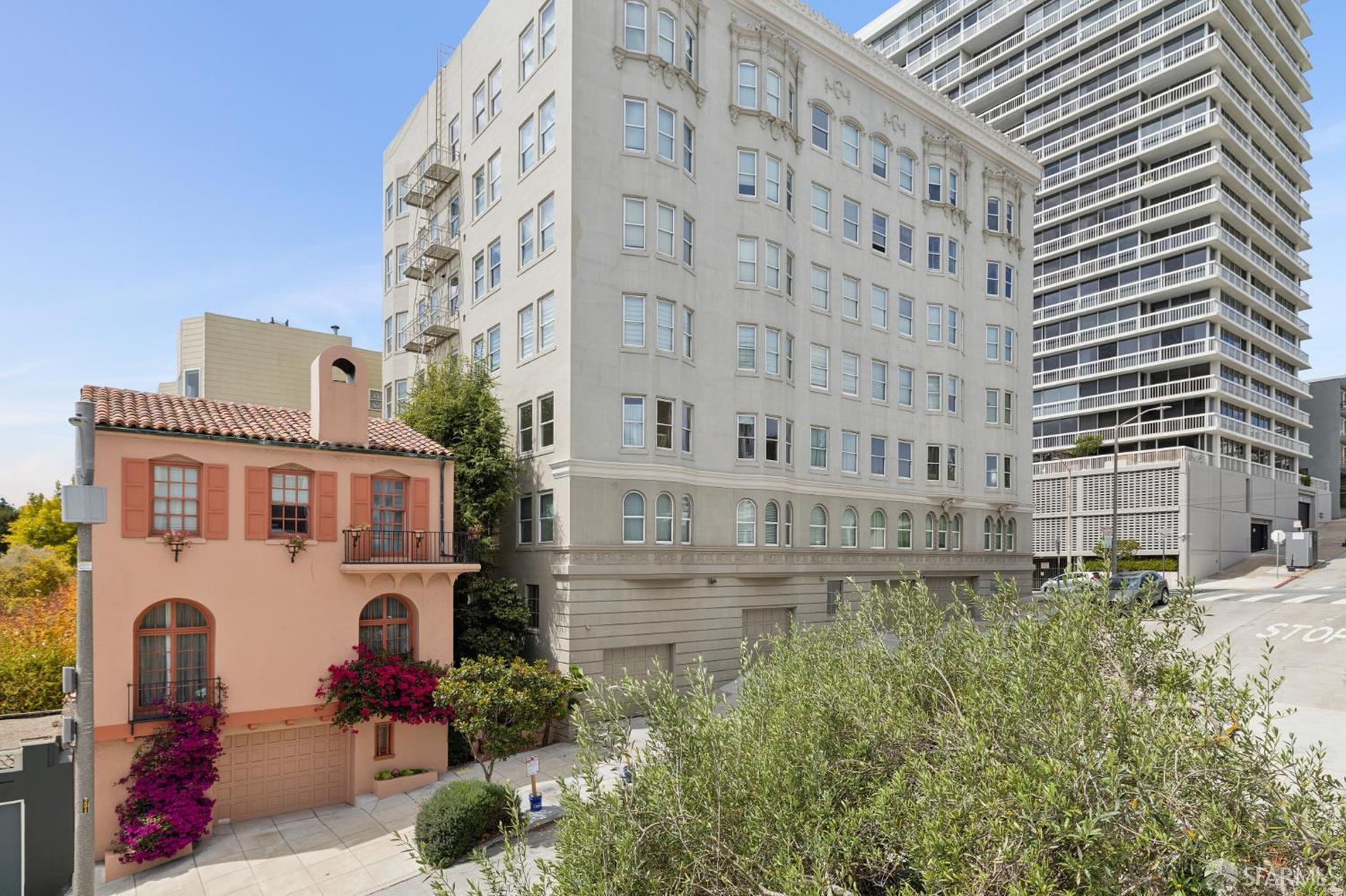 2040 Laguna Street 201