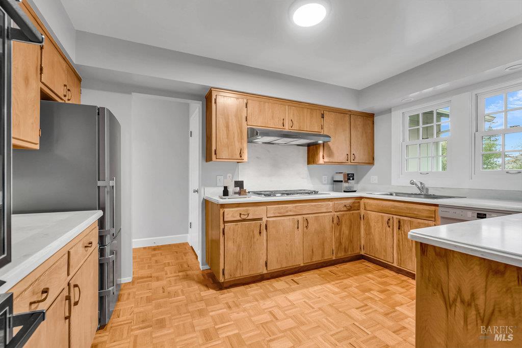 Sonoma, California 95476, United States, 3 Bedrooms Bedrooms, ,2 BathroomsBathrooms,Residential,Active,246466