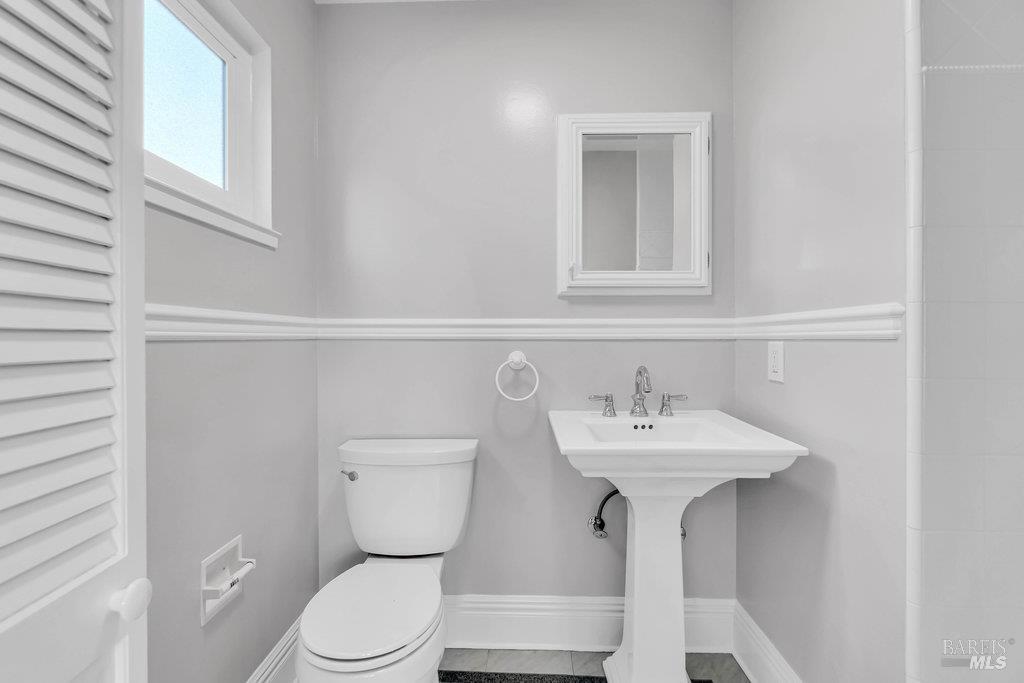 Sonoma, California 95476, United States, 3 Bedrooms Bedrooms, ,2 BathroomsBathrooms,Residential,Active,246466