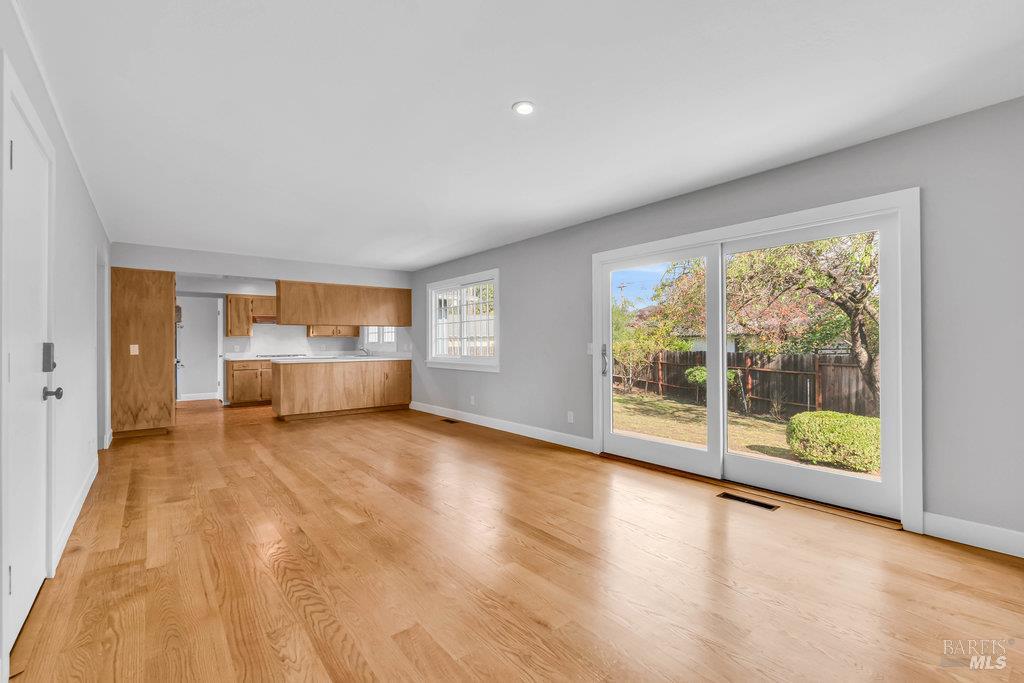 Sonoma, California 95476, United States, 3 Bedrooms Bedrooms, ,2 BathroomsBathrooms,Residential,Active,246466