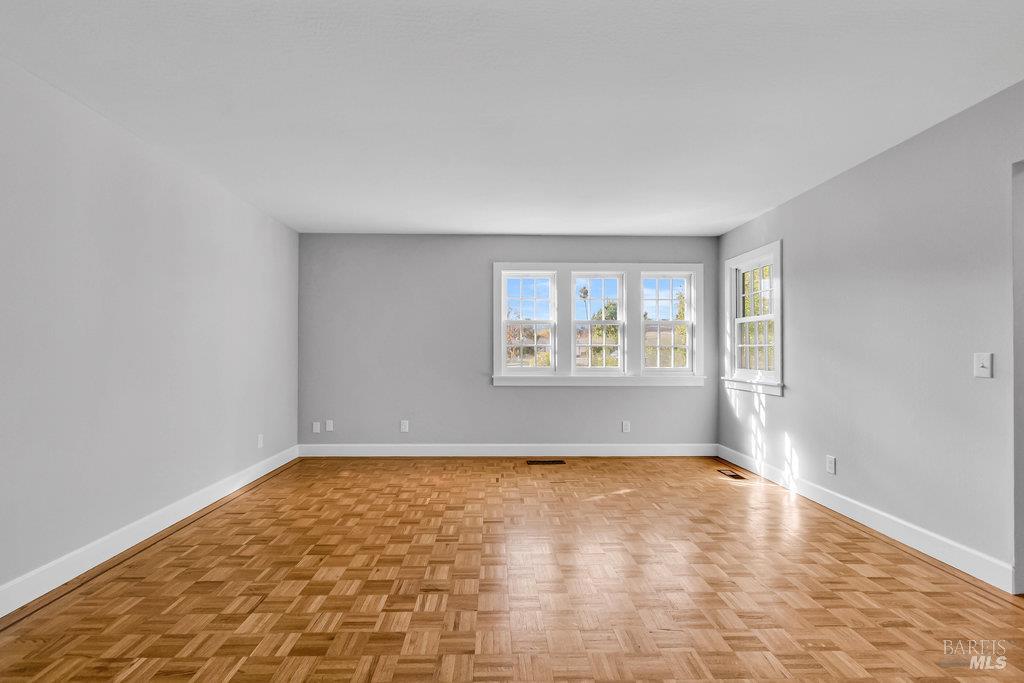 Sonoma, California 95476, United States, 3 Bedrooms Bedrooms, ,2 BathroomsBathrooms,Residential,Active,246466