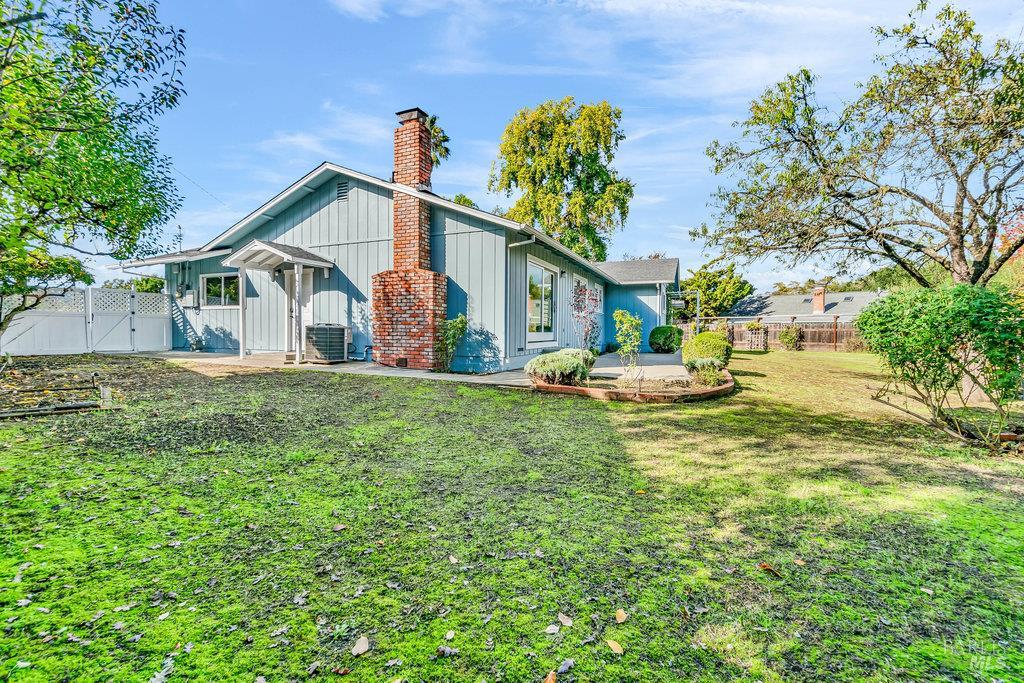 Sonoma, California 95476, United States, 3 Bedrooms Bedrooms, ,2 BathroomsBathrooms,Residential,Active,246466