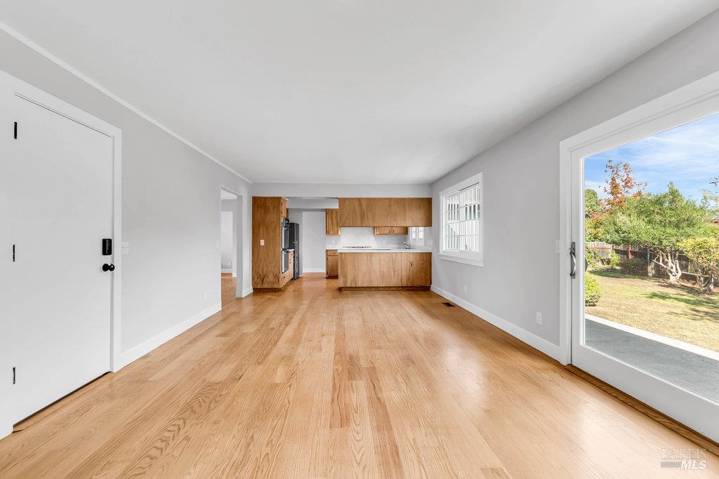 Sonoma, California 95476, United States, 3 Bedrooms Bedrooms, ,2 BathroomsBathrooms,Residential,Active,246466