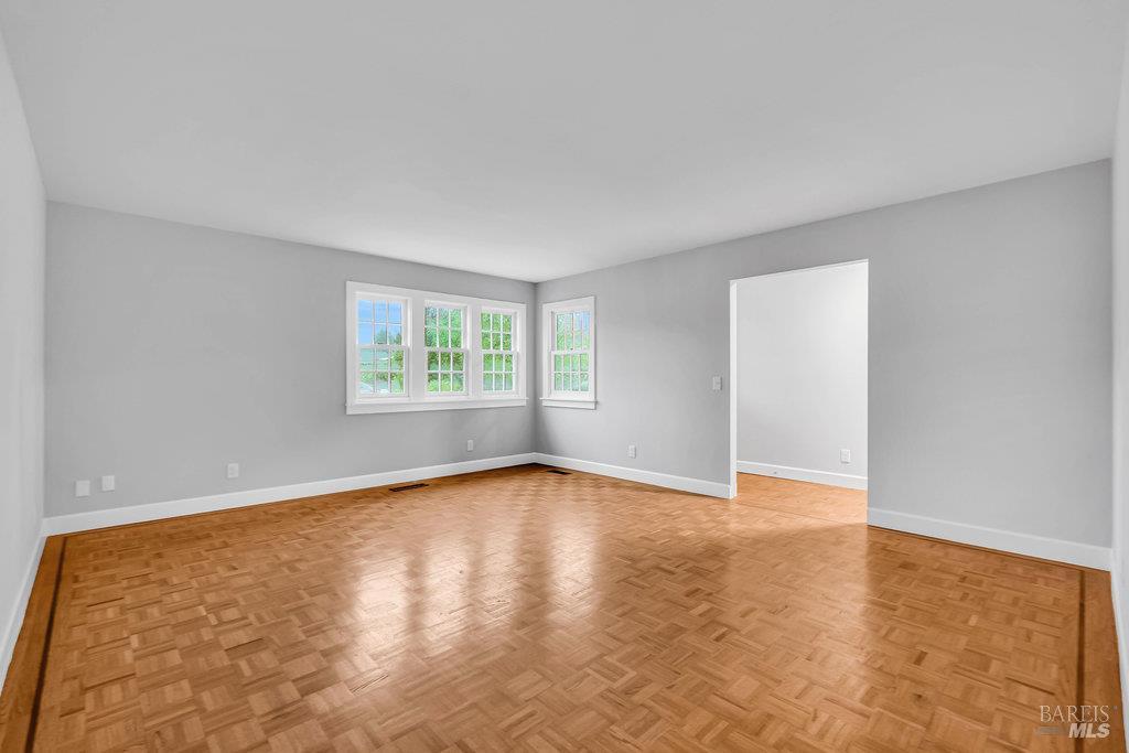 Sonoma, California 95476, United States, 3 Bedrooms Bedrooms, ,2 BathroomsBathrooms,Residential,Active,246466