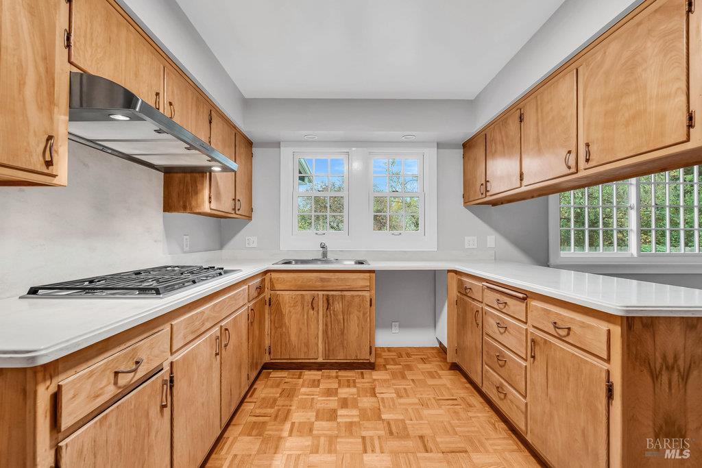 Sonoma, California 95476, United States, 3 Bedrooms Bedrooms, ,2 BathroomsBathrooms,Residential,Active,246466