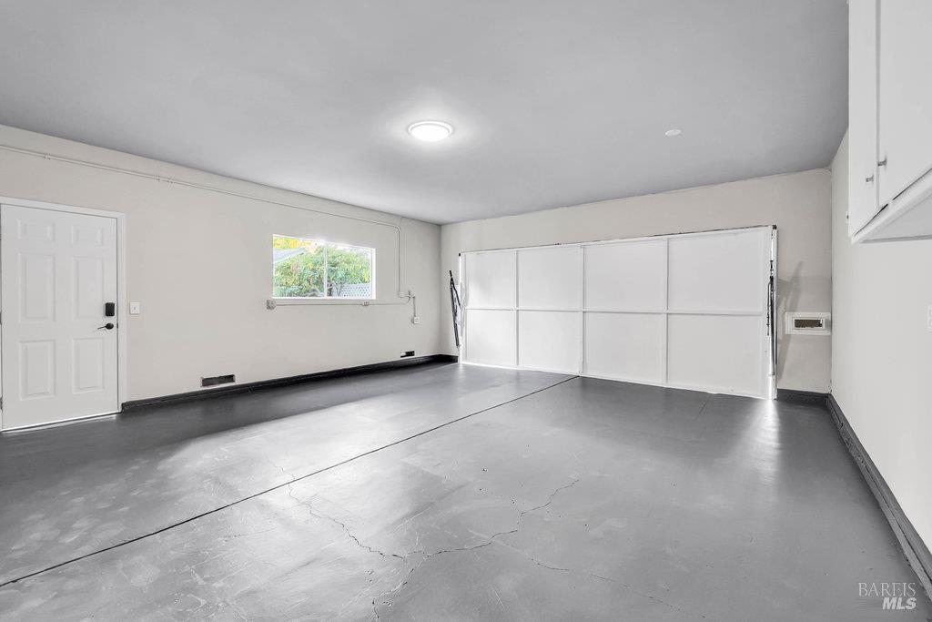 Sonoma, California 95476, United States, 3 Bedrooms Bedrooms, ,2 BathroomsBathrooms,Residential,Active,246466