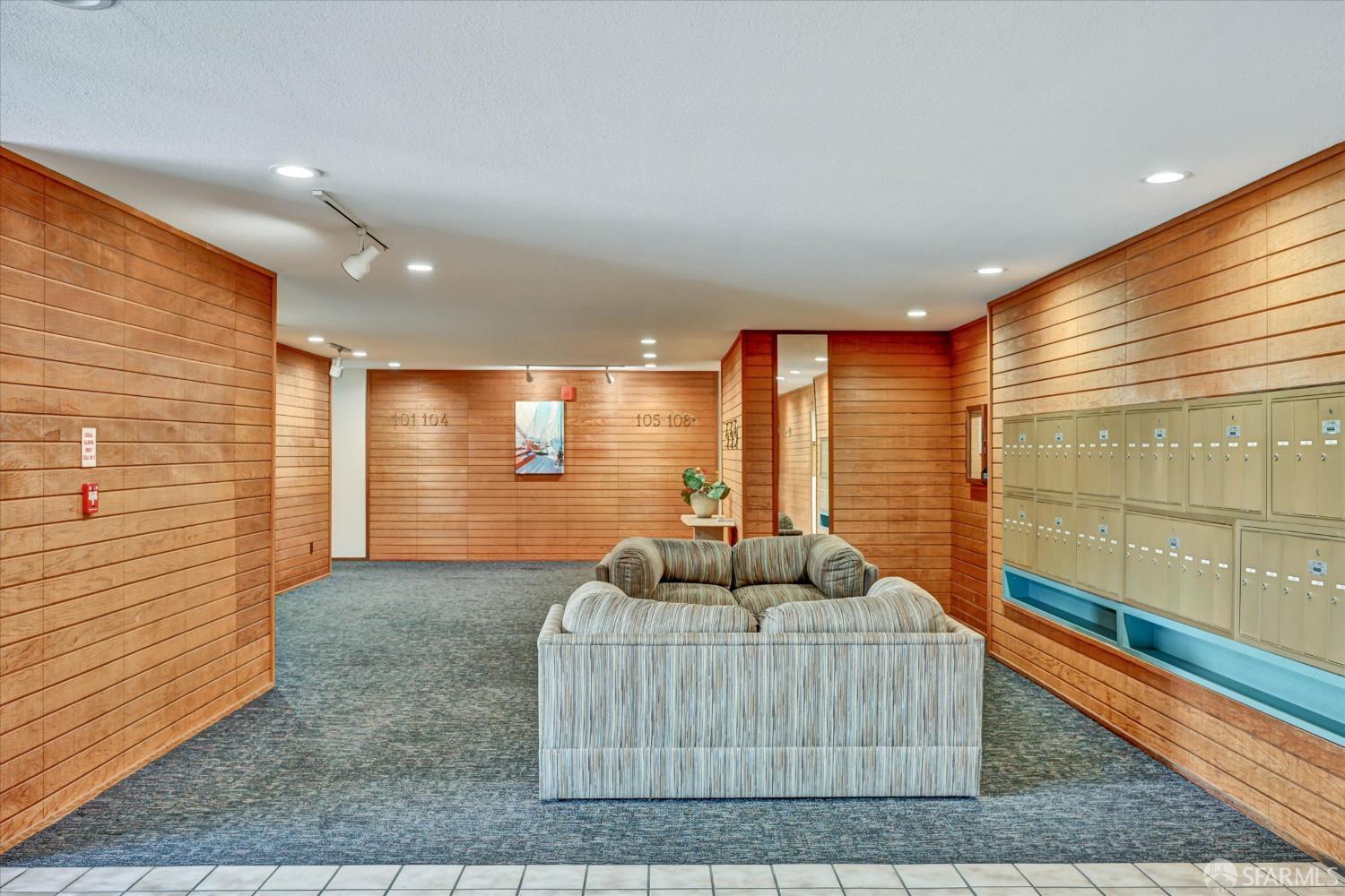 840 Sea Spray Lane 212