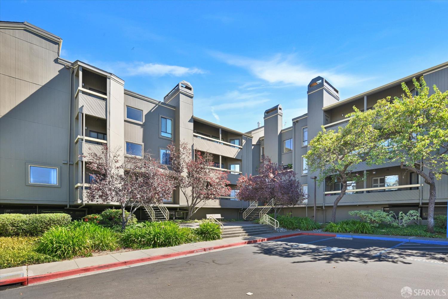 840 Sea Spray Lane 212