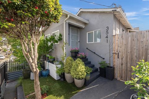 3541 Custer Street, Oakland, CA 94601 - #: 425032836