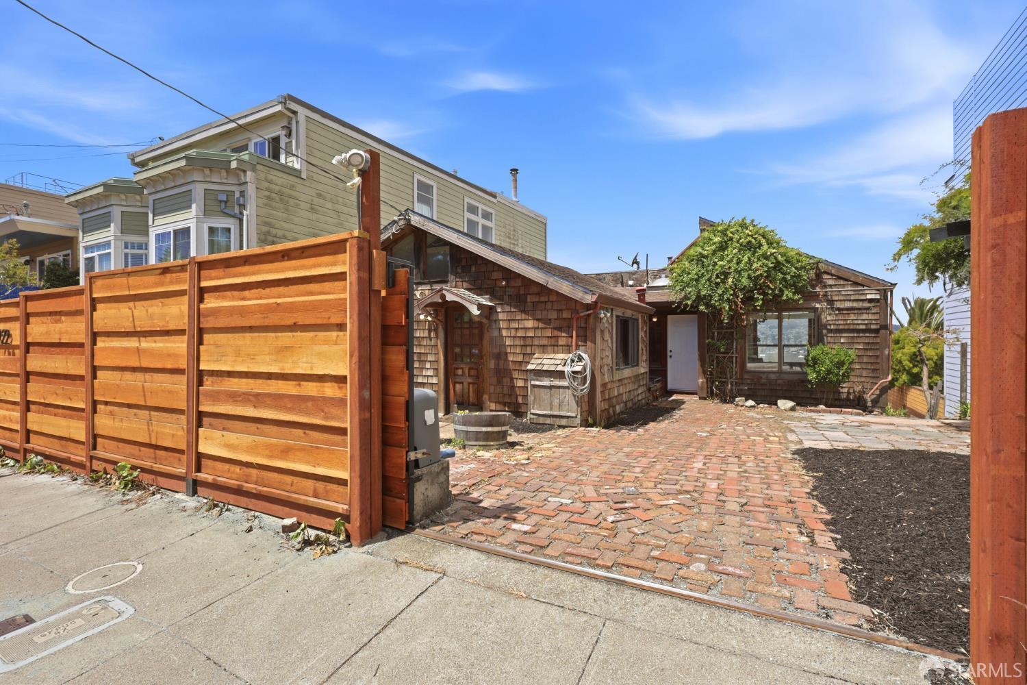 922 Carolina Street