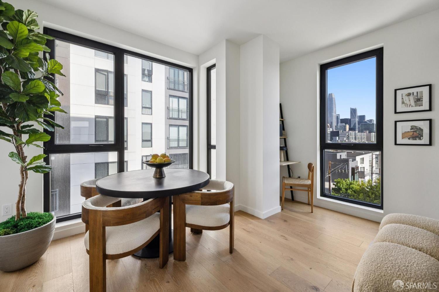 988 Harrison Street CL4