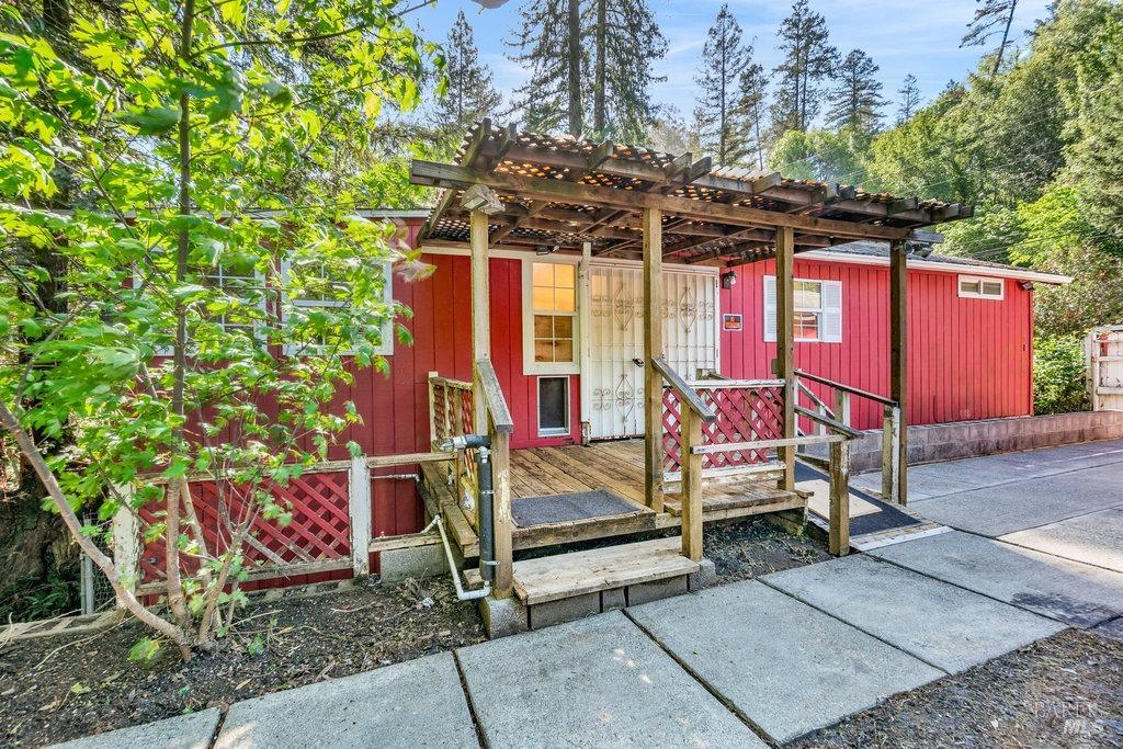 Cazadero, California 95421, United States, 2 Bedrooms Bedrooms, ,2 BathroomsBathrooms,Residential,Active,124981