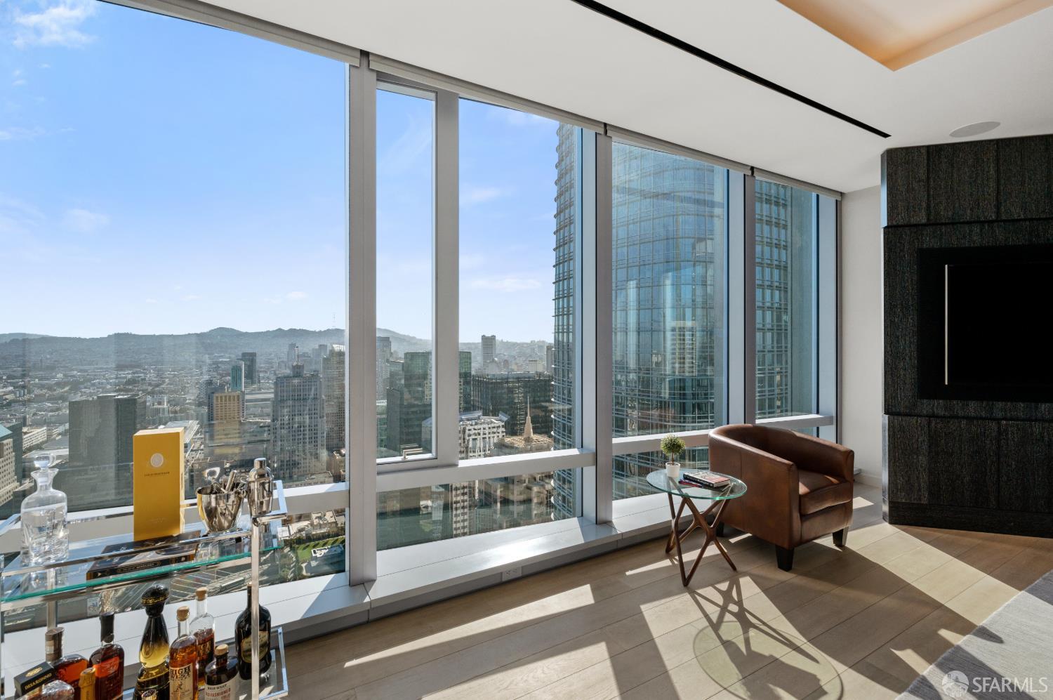 181 Fremont Street 55C