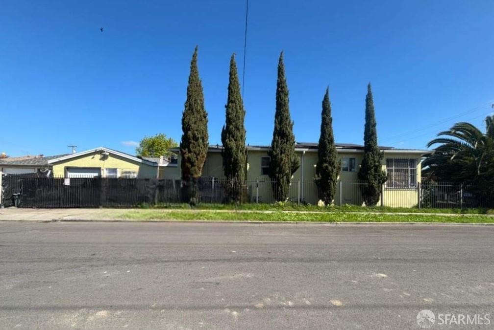 1201 62nd Avenue, Oakland CA 94621