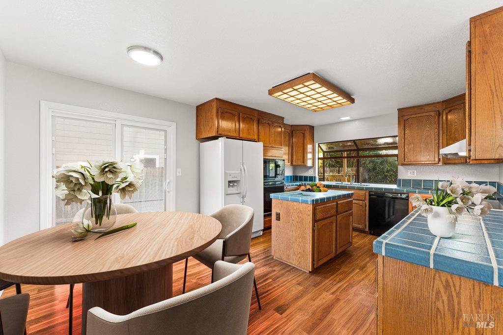 Vallejo, California 94591, United States, 3 Bedrooms Bedrooms, ,2 BathroomsBathrooms,Residential,Active,12211