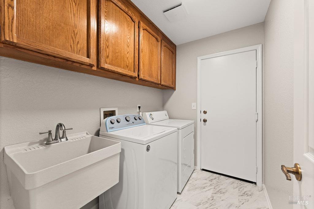 Vallejo, California 94591, United States, 3 Bedrooms Bedrooms, ,2 BathroomsBathrooms,Residential,Active,12211