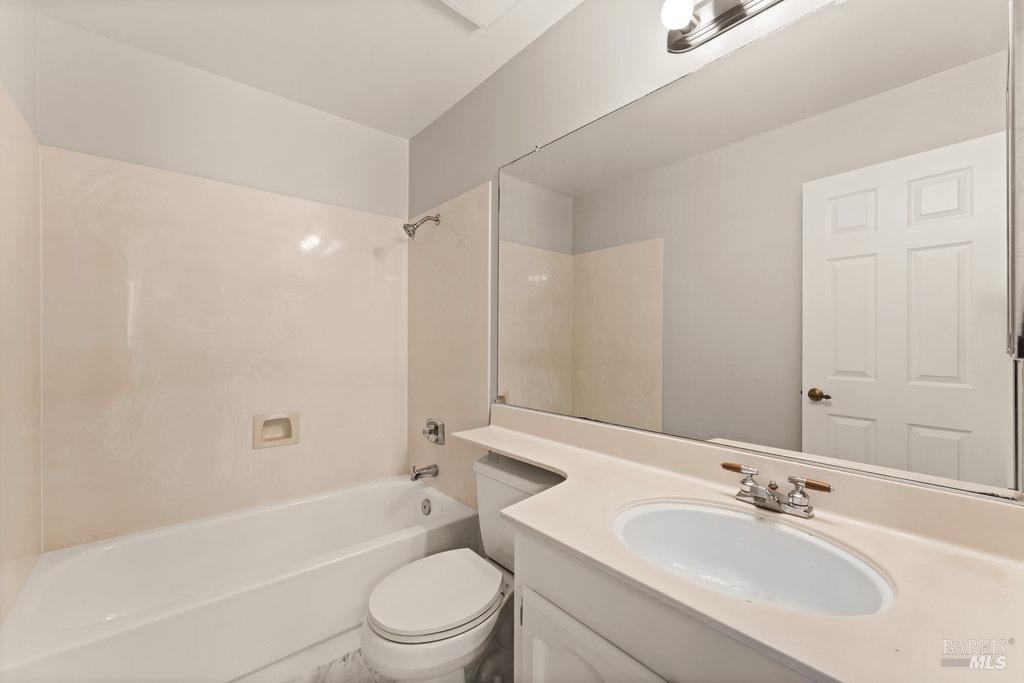 Vallejo, California 94591, United States, 3 Bedrooms Bedrooms, ,2 BathroomsBathrooms,Residential,Active,12211