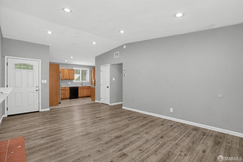 2531 Illinois Street, East Palo Alto, CA 94303