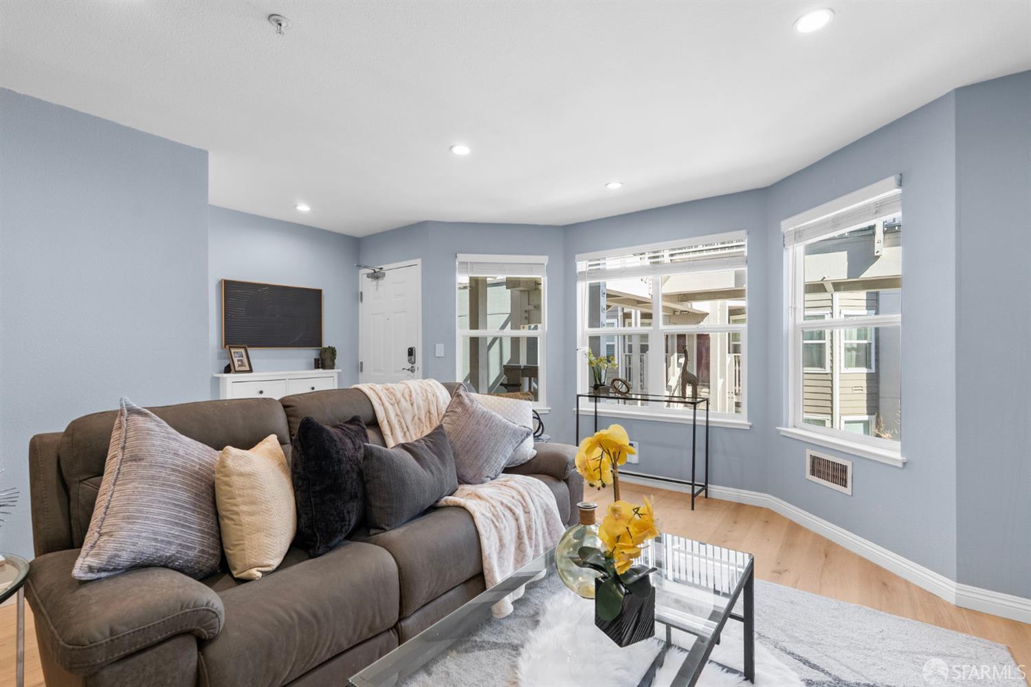 1235 Mcallister Street 222