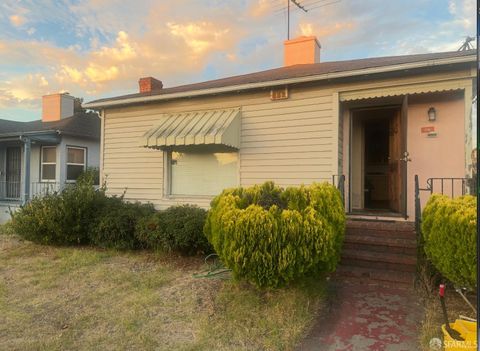 7400 Fresno Street, Oakland, CA 94605 - #: 425077605