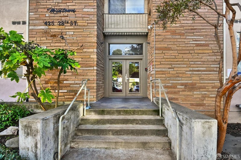 425 28th Street 202a