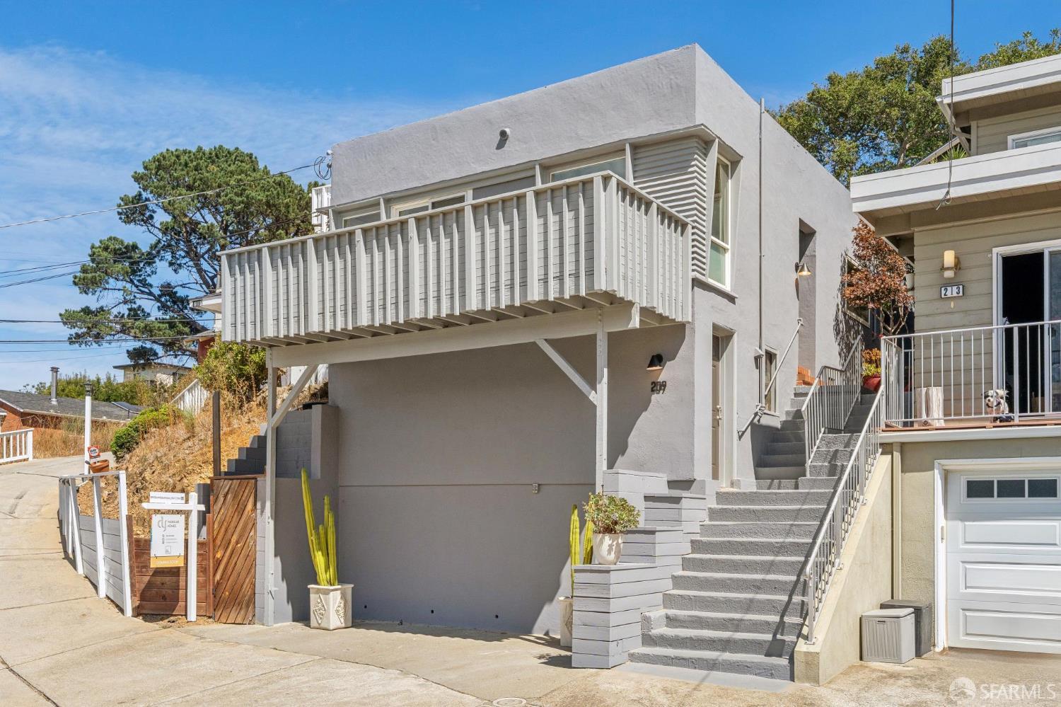 209 Santa Clara Street, Brisbane CA 94005
