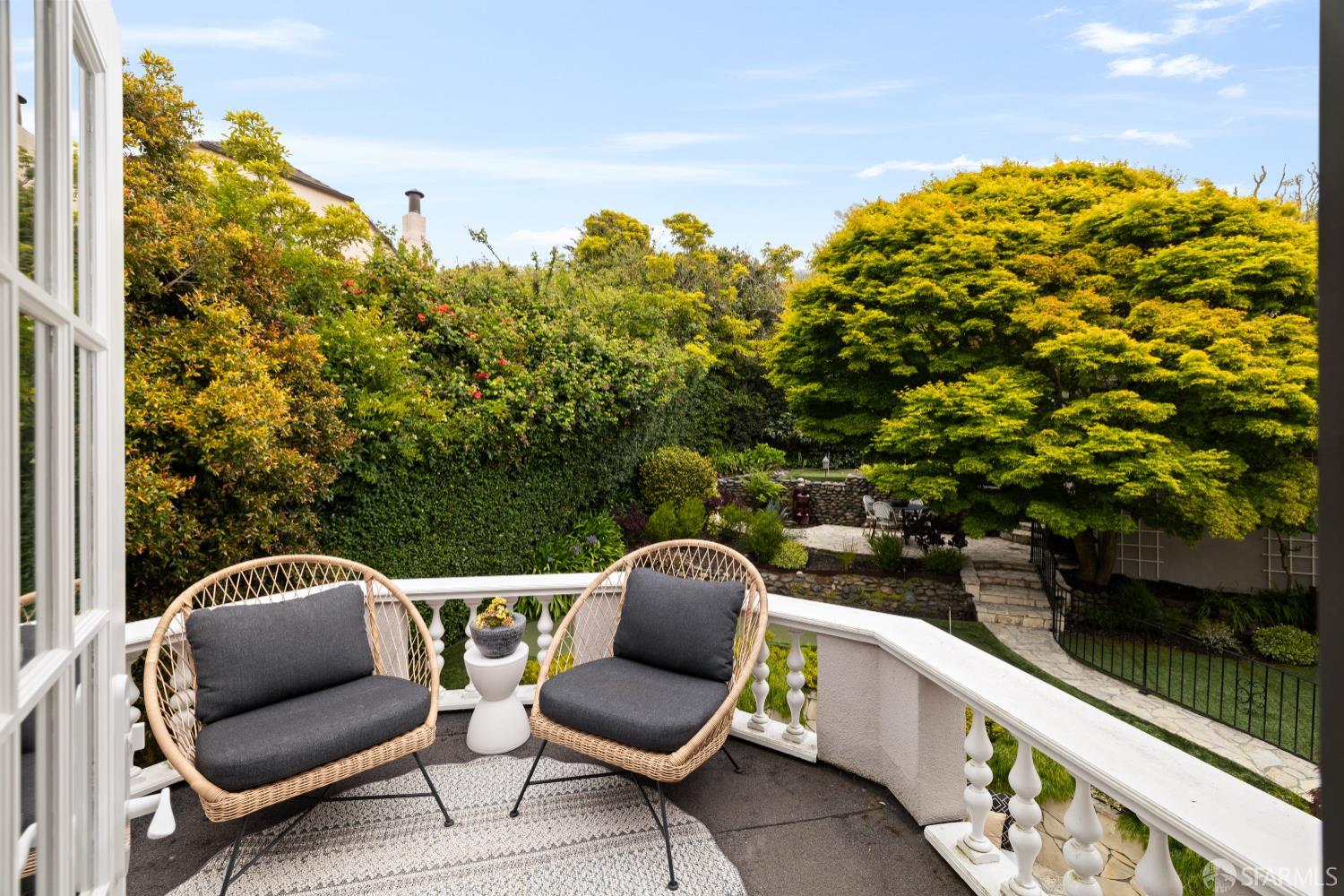 San Francisco, California 94127, United States, 4 Bedrooms Bedrooms, ,5 BathroomsBathrooms,Residential,Active,139629