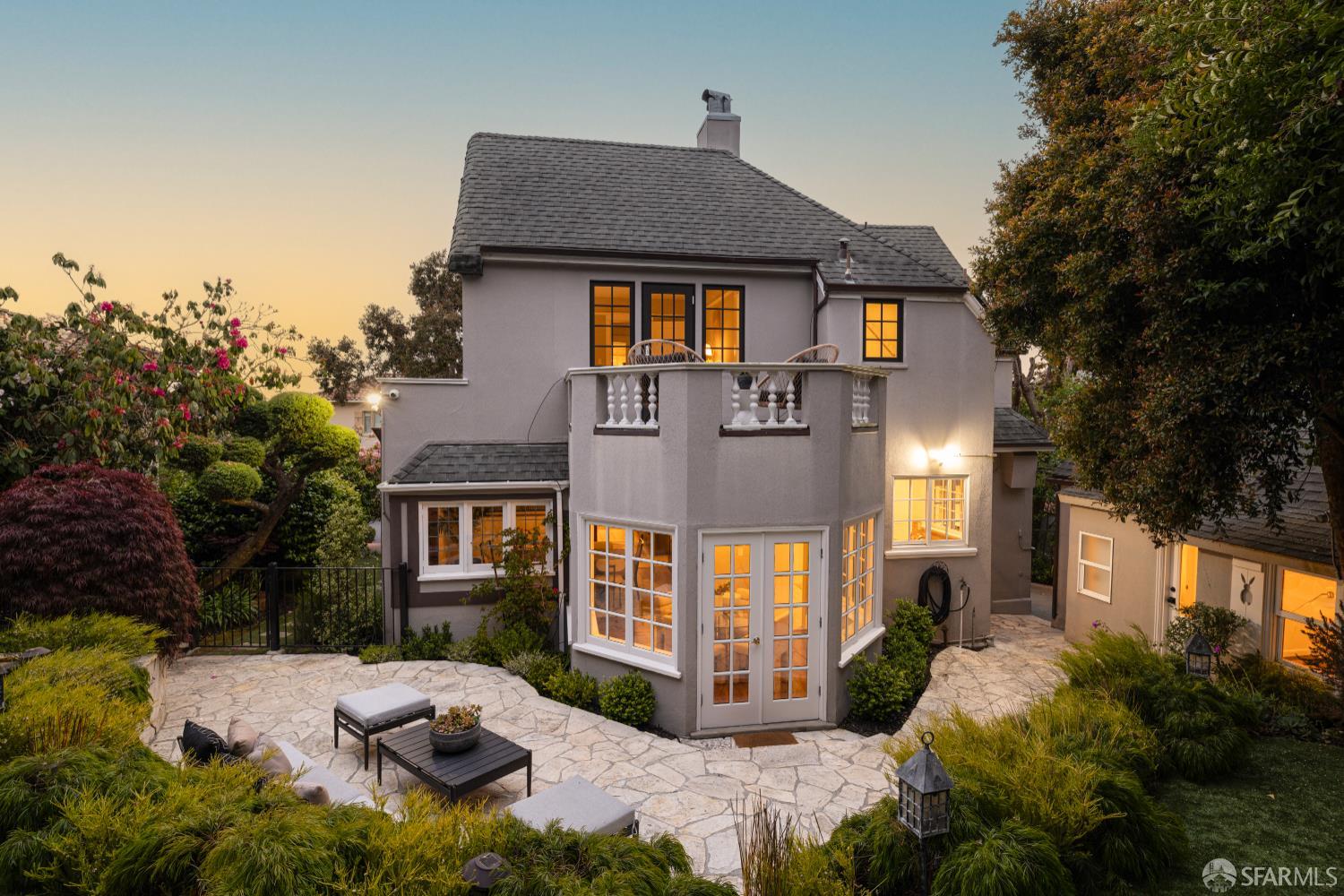 San Francisco, California 94127, United States, 4 Bedrooms Bedrooms, ,5 BathroomsBathrooms,Residential,Active,139629