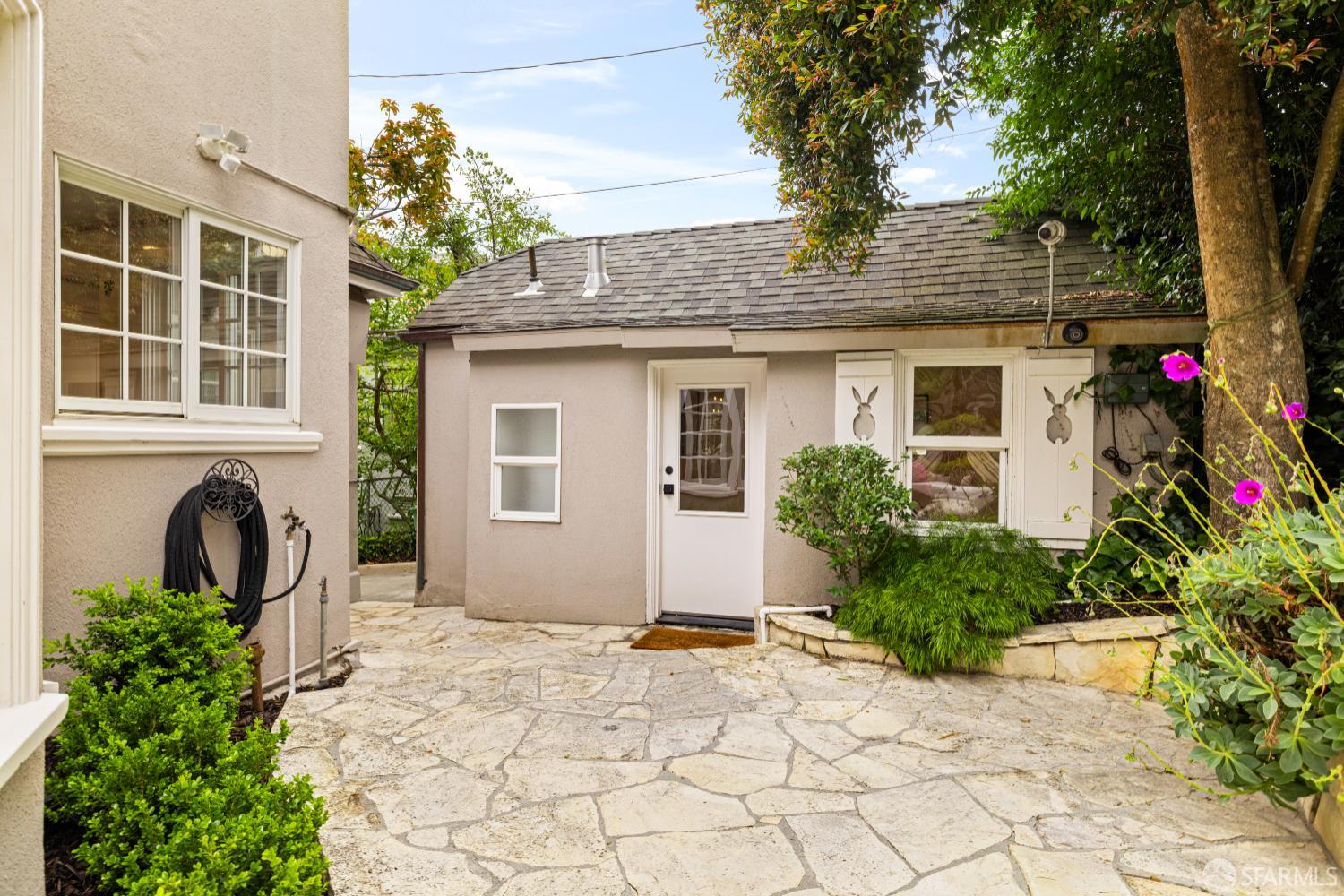 San Francisco, California 94127, United States, 4 Bedrooms Bedrooms, ,5 BathroomsBathrooms,Residential,Active,139629