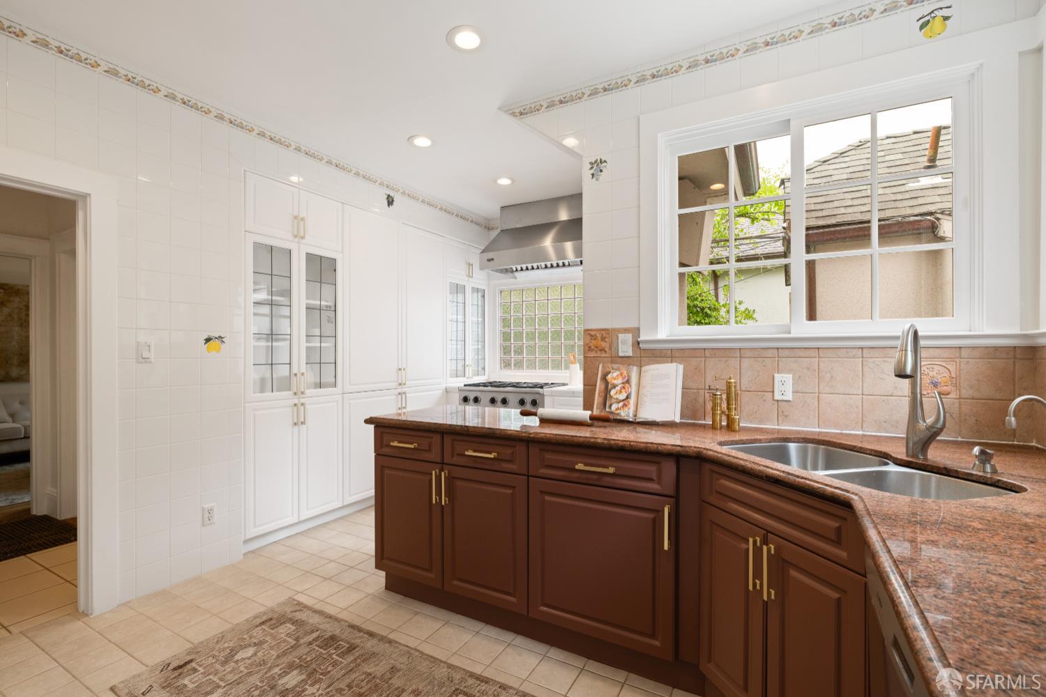 San Francisco, California 94127, United States, 4 Bedrooms Bedrooms, ,5 BathroomsBathrooms,Residential,Active,139629