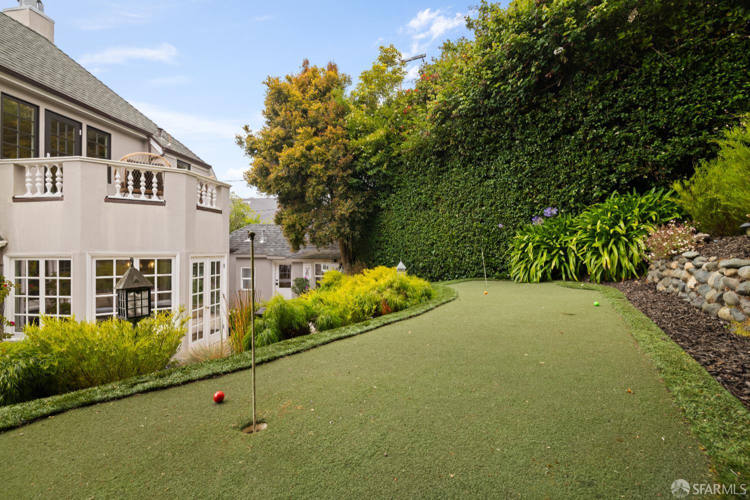 San Francisco, California 94127, United States, 4 Bedrooms Bedrooms, ,5 BathroomsBathrooms,Residential,Active,139629