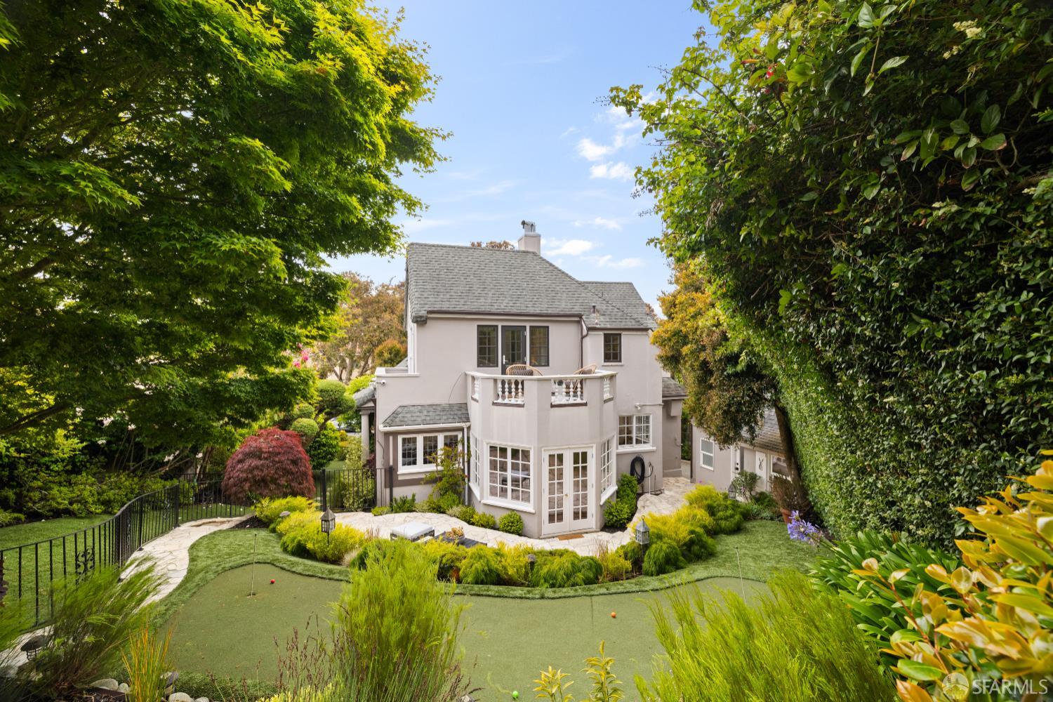 San Francisco, California 94127, United States, 4 Bedrooms Bedrooms, ,5 BathroomsBathrooms,Residential,Active,139629